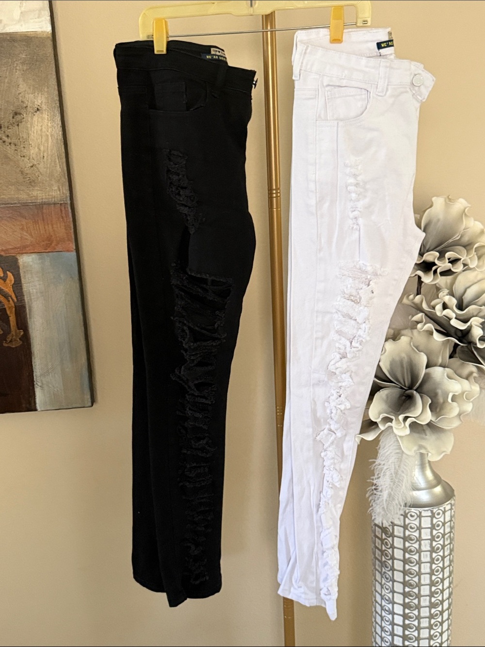 Black & White Distressed Skinny Jeans - Women